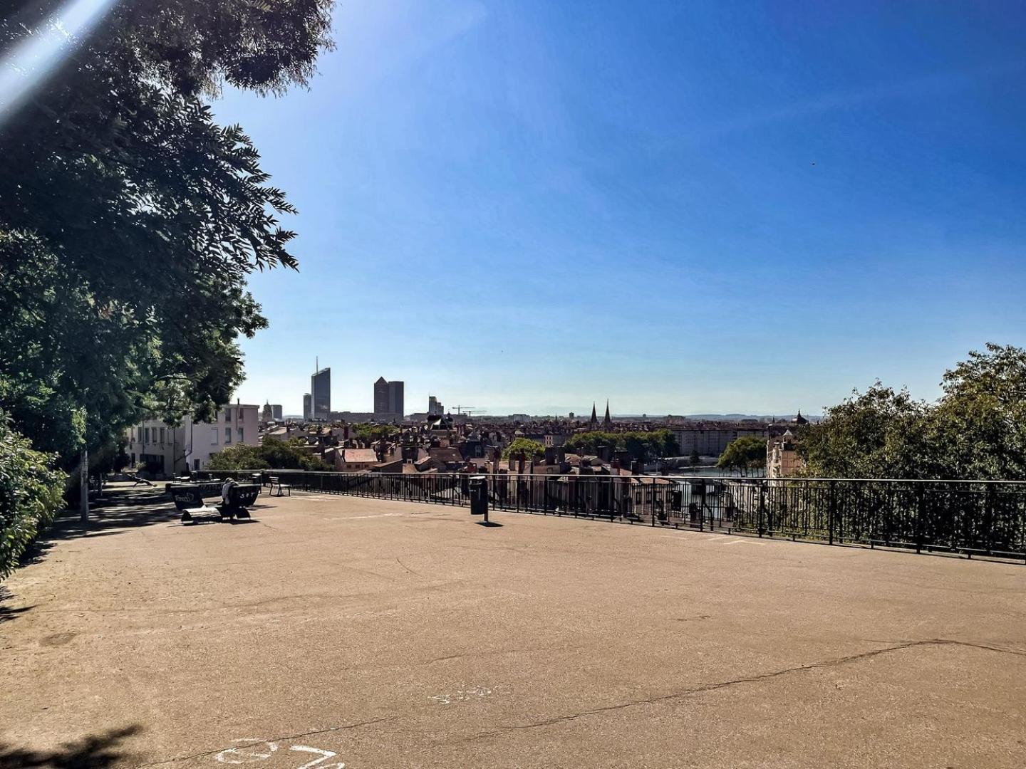 Le Duplex Des Pentes Ail Apartment Lyon Exterior foto